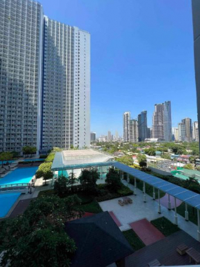 SM Jazz Residences Makati Staycation by Kween YsaRia
